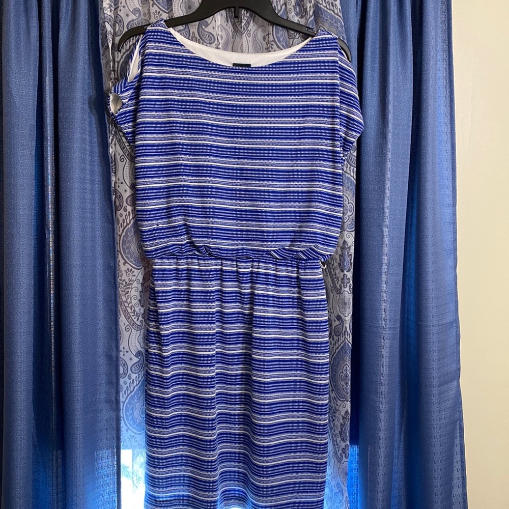 Gabby Skye Cold Shoulder Dress